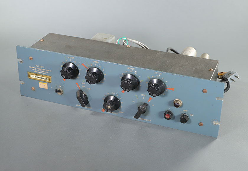 カメラ・楽器・時計　等イメージ