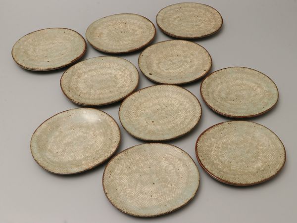 【人間国宝 島岡達三作】益子焼 地釉象嵌縄文 組皿10客