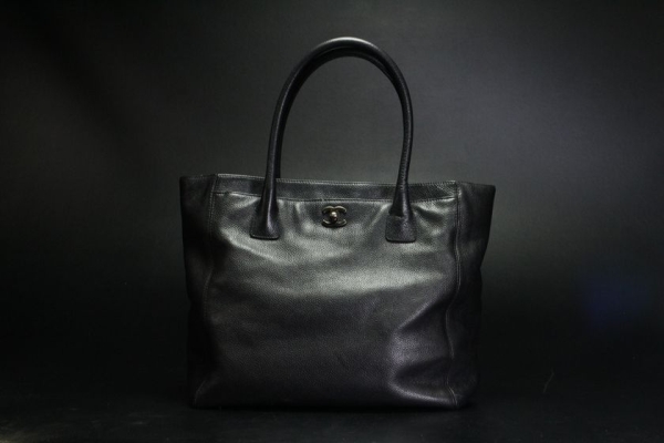 CHANEL シャネル エグゼクティブ　トートバッグ 黒