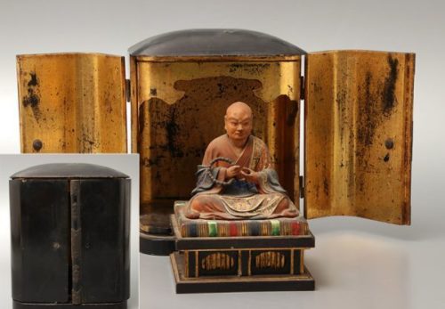 仏教美術 木彫 着彩 日蓮聖人座像 内金黒塗厨子付属