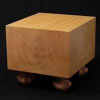 将棋道具 榧 柾目 脚付将棋盤 厚み七寸四分(225mm)