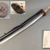 武具 無銘 刀 鉄地梅図鍔 鳥文縁 山水図頭 白鮫肌柄 拵え