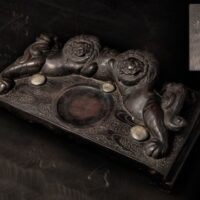 書道具 獅子戯玉雲図裏面漢詩彫 端渓大硯 幅53cm 重量21.1kg