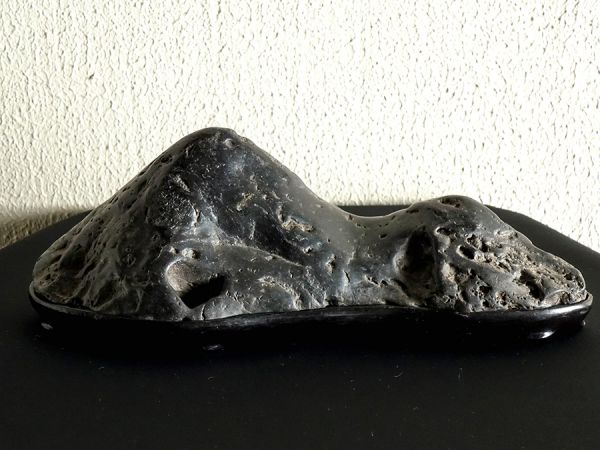 鑑賞石 重量3.5kg 台座付属