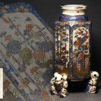 時代 薩摩焼 金襴手 竹花尽くし文 唐子三足花瓶 合箱