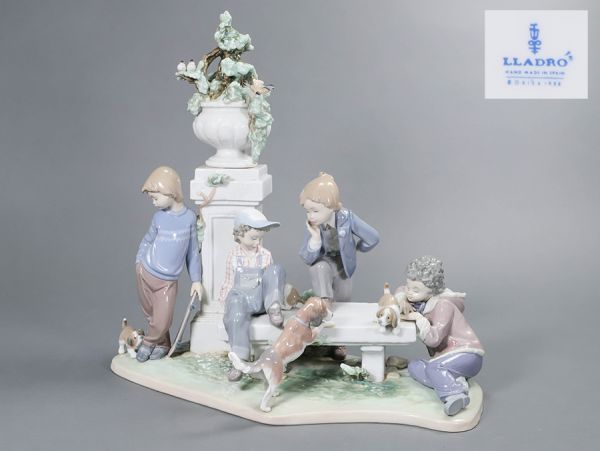 【廃番品】LLADRO リヤドロ「犬と少年達」フィギュリン 置物 高さ40.0cm 5539