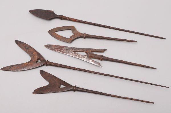 武具 鉄地 鏃まとめて 平根形 雁股形 剣尻形 等 5点